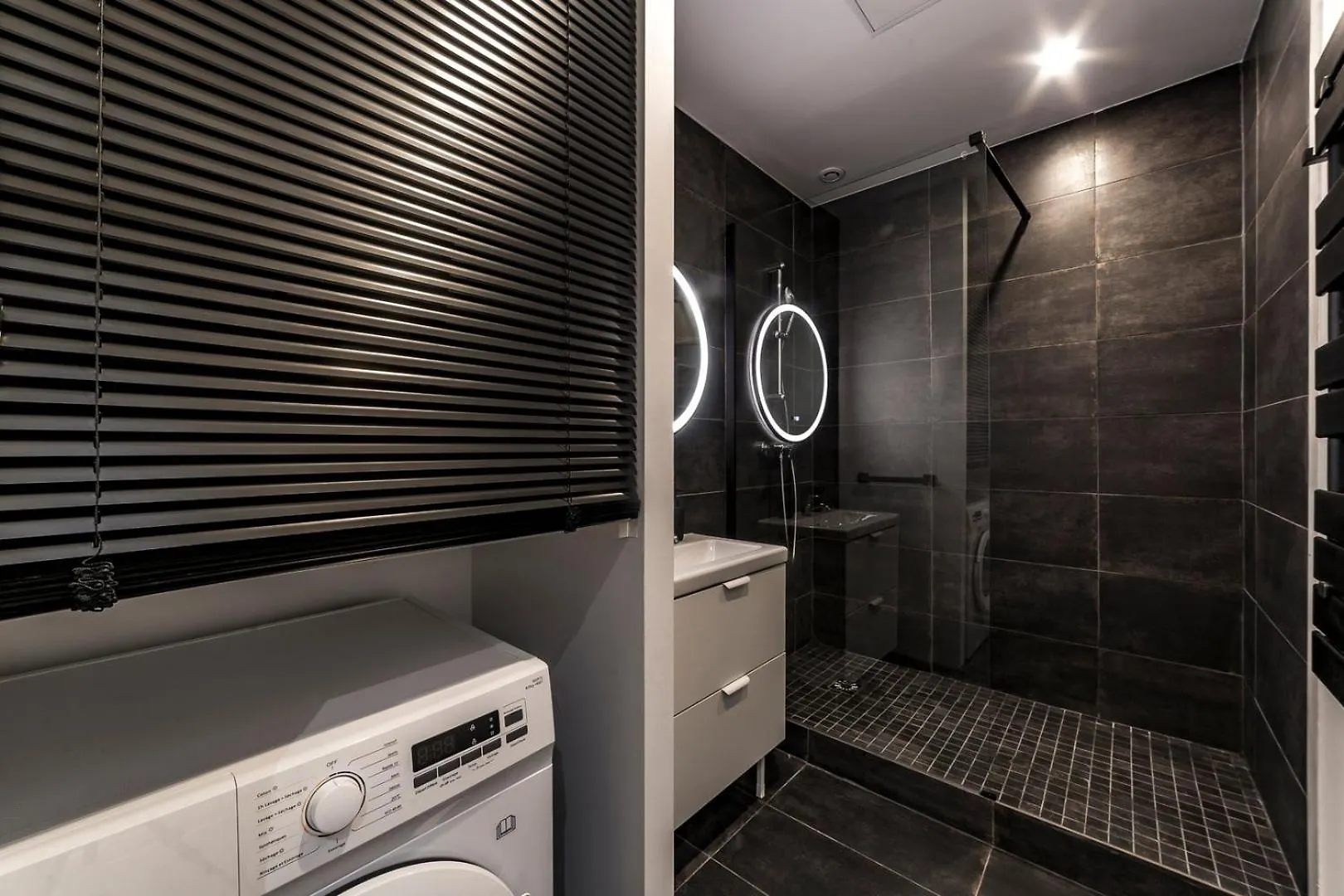 Le Verlaine Ail Villeurbanne 0*,